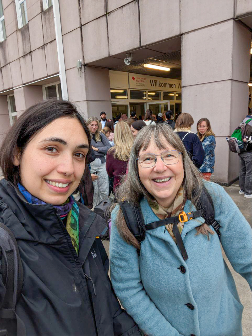 5206718725174791398 Am Eingang der Frankfurter Buchmesse